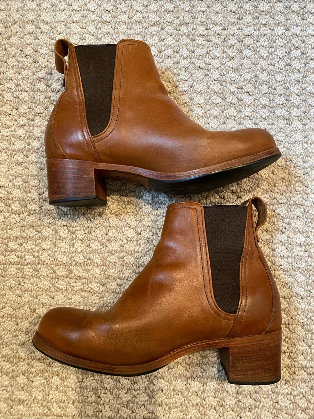 Adelante Women's Heeled Chelsea Boot — The Catalina, size 8.5 standard width